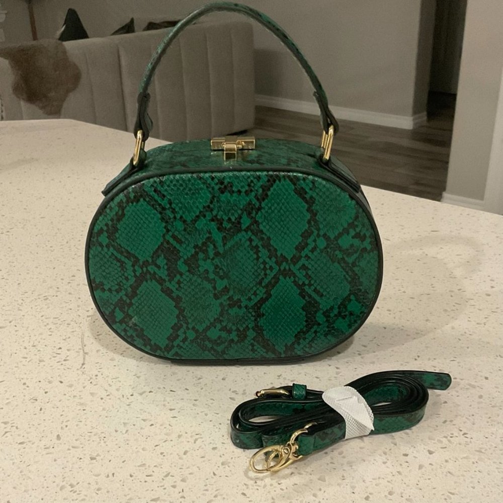 NWT Snake Green Crossbody Bag